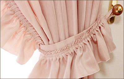 カーテンのドレスアップ